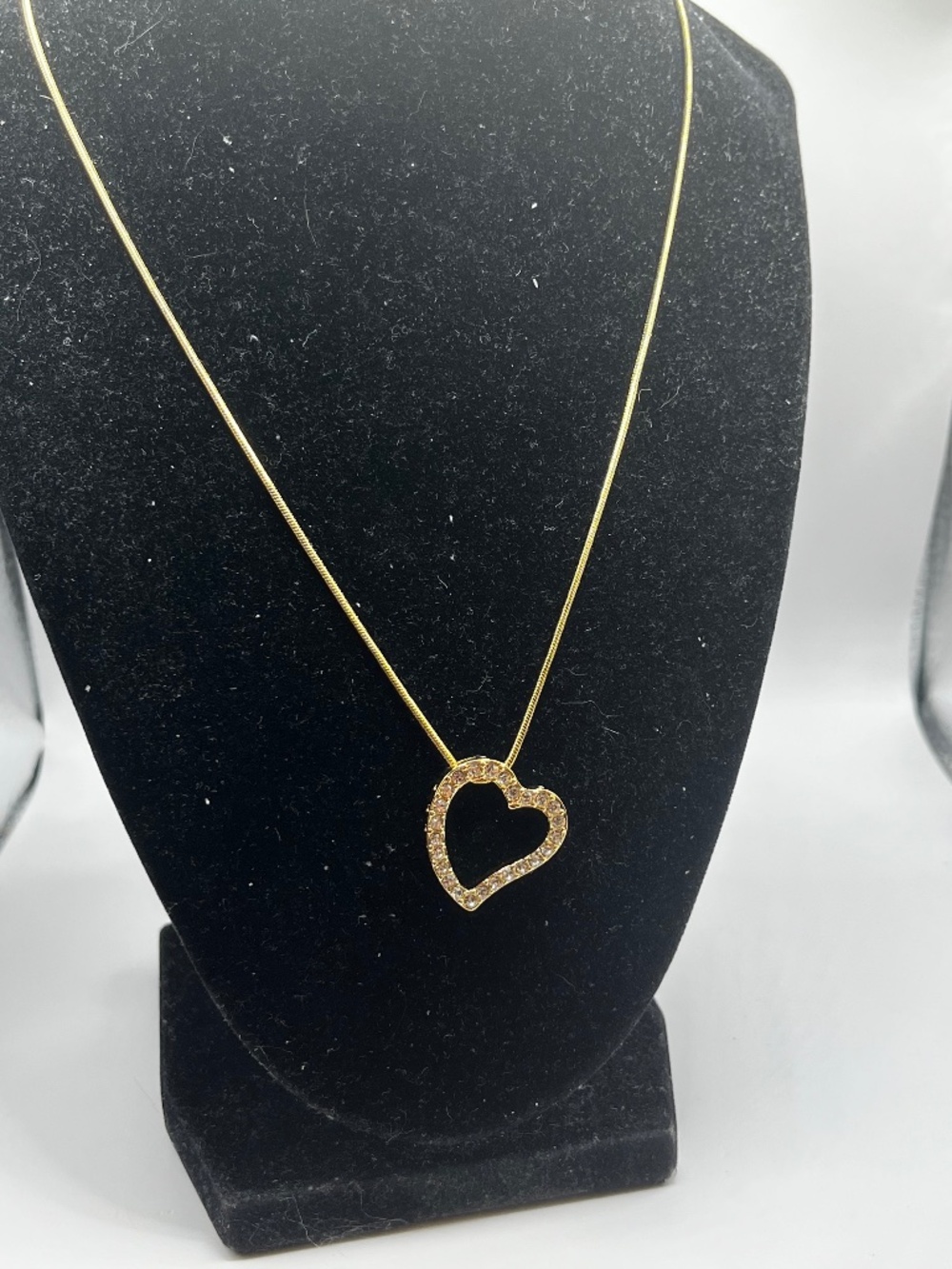 Heart Pendant made with Swarovski Crystals Heart Pendant & necklace NWOT